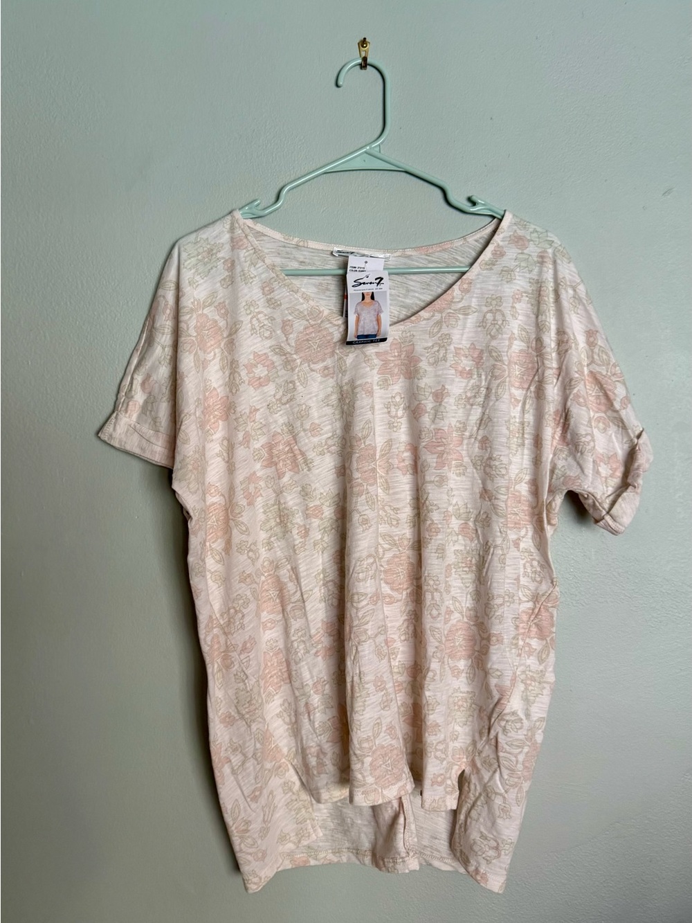 Seven7 Short Sleeve Floral Tee in Pale Pink and Cream